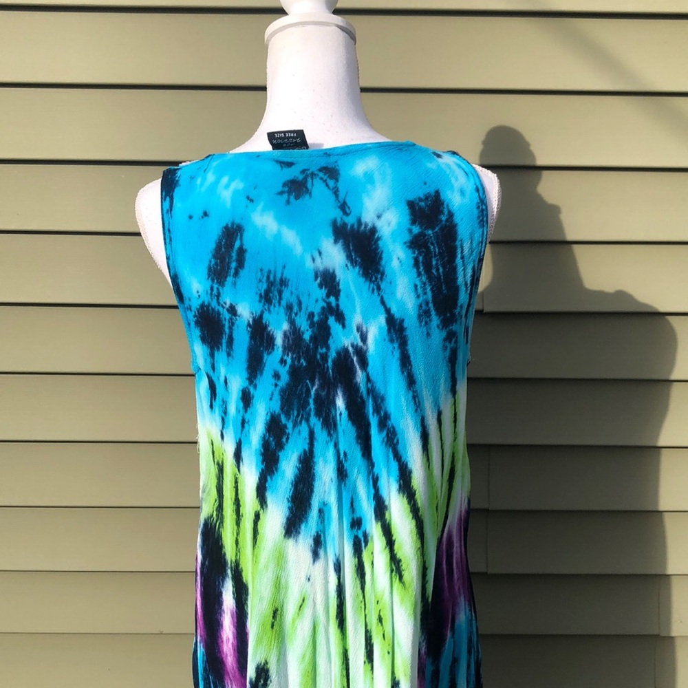 Colorful Tie-Dye Sleeveless Dress - Picture 4 of 8